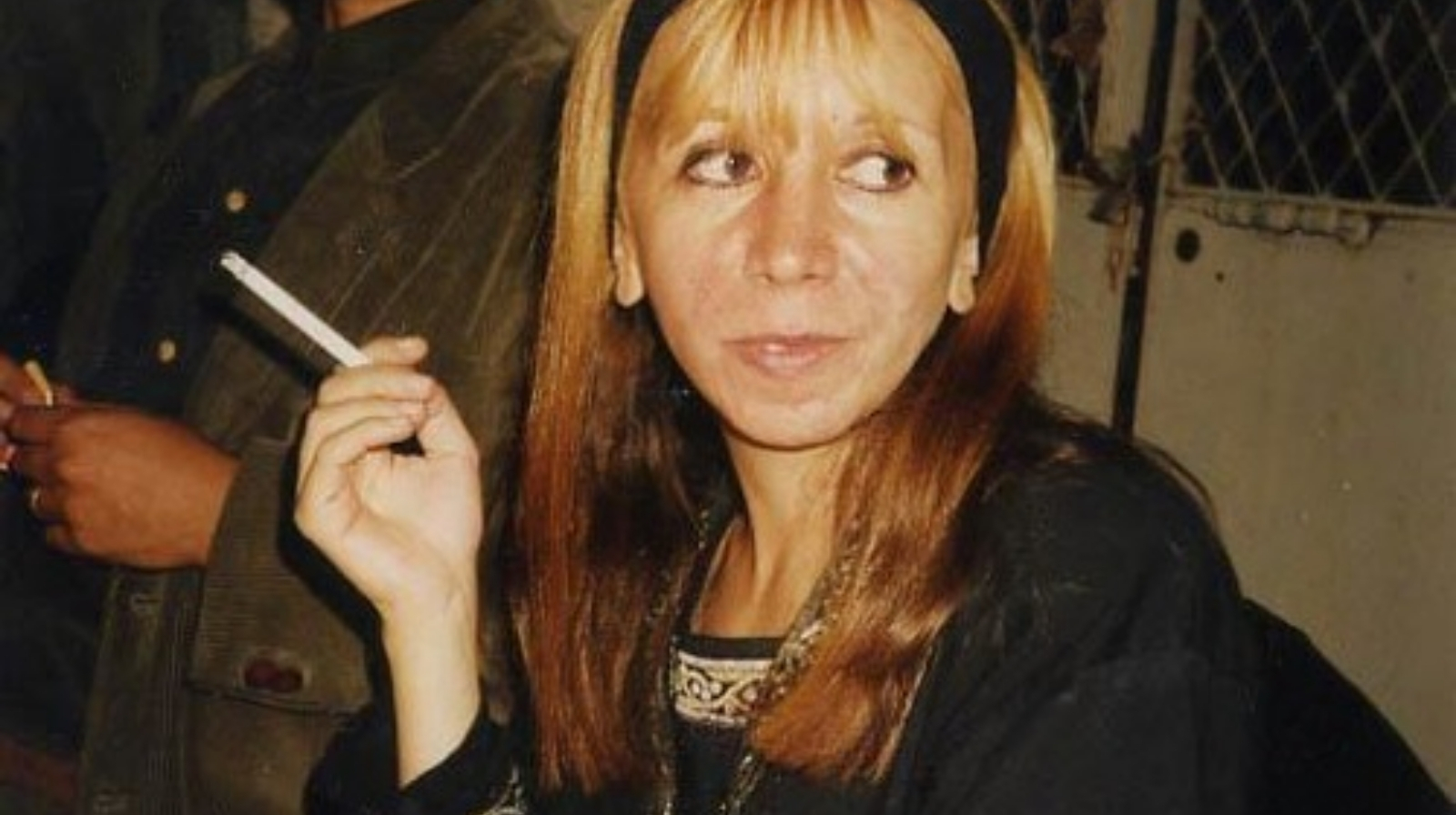 Şiirin Kalbine Dokunarak Şiire Bambaşka Nefes Olan Şairler;  Modern Türk Şiirinin Kadın Şairleri - Burçin Laçin Altay